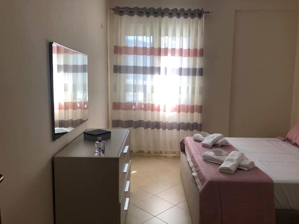 Rooftop Apartments Lungomare Vlore Ngoại thất bức ảnh